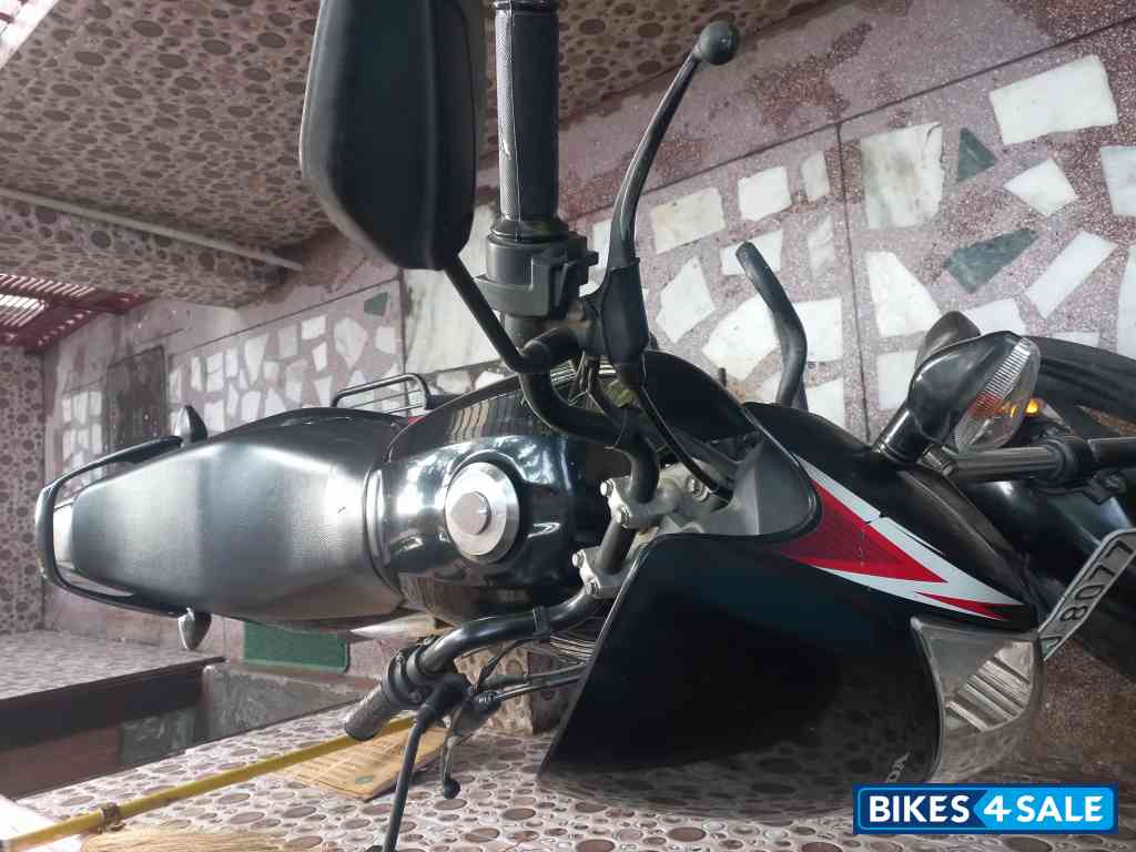 Red Black Honda Dream Yuga