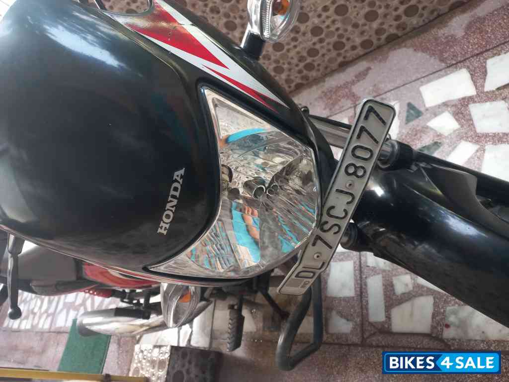 Red Black Honda Dream Yuga