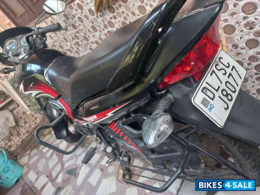 Red Black Honda Dream Yuga