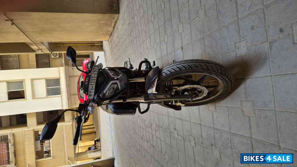 Wicked Black TVS Raider 125