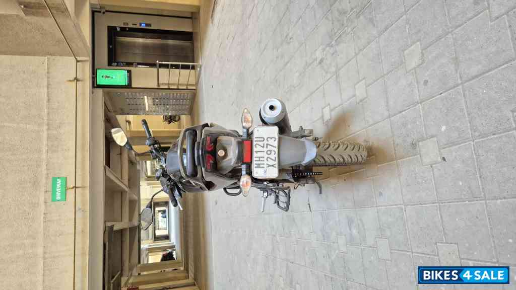 Wicked Black TVS Raider 125