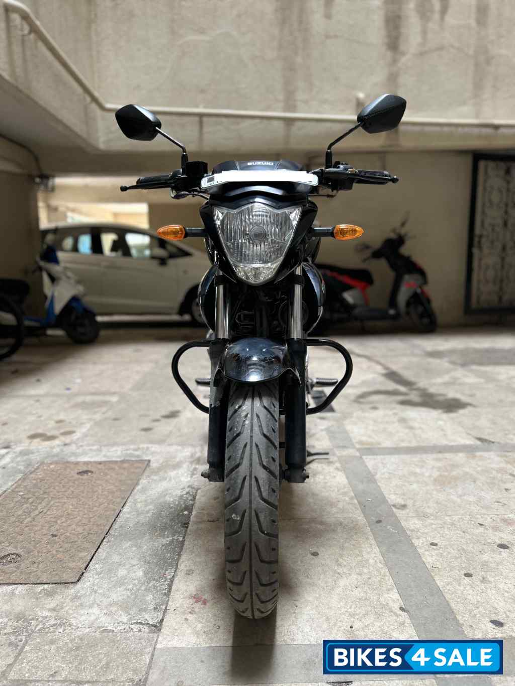 Black Suzuki Gixxer 150