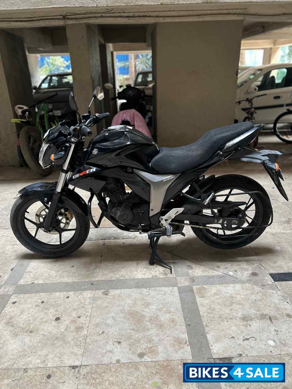 Black Suzuki Gixxer 150