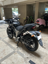 Black Suzuki Gixxer 150