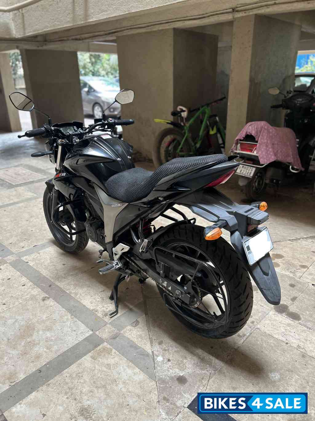 Black Suzuki Gixxer 150