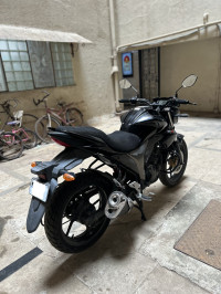Black Suzuki Gixxer 150
