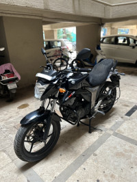 Black Suzuki Gixxer 150