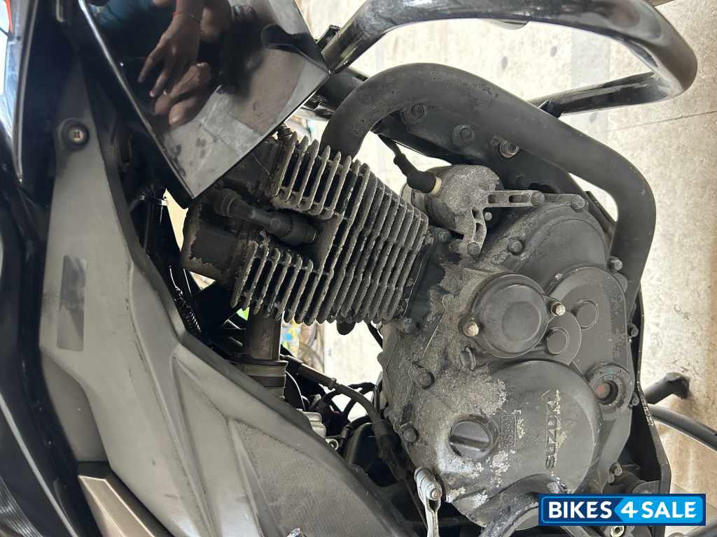 Black Suzuki Gixxer 150