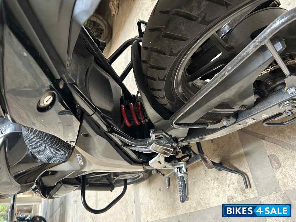 Black Suzuki Gixxer 150