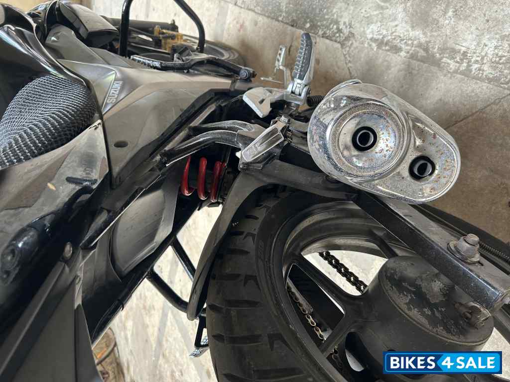 Black Suzuki Gixxer 150