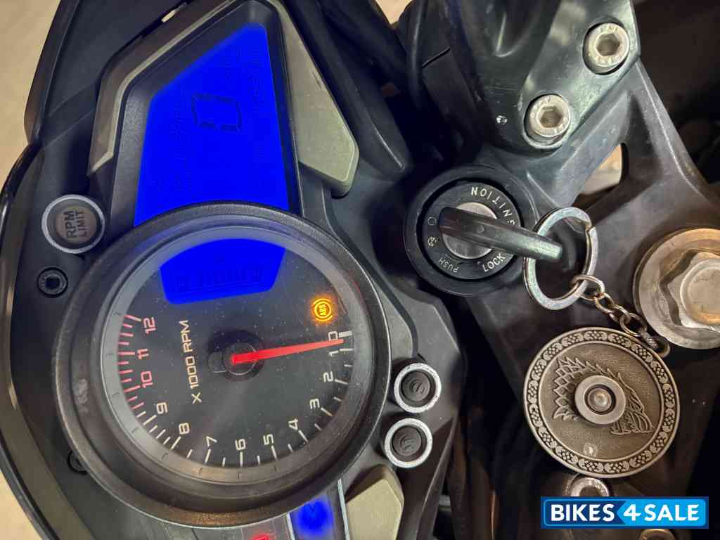 Bajaj Pulsar 200 NS ABS