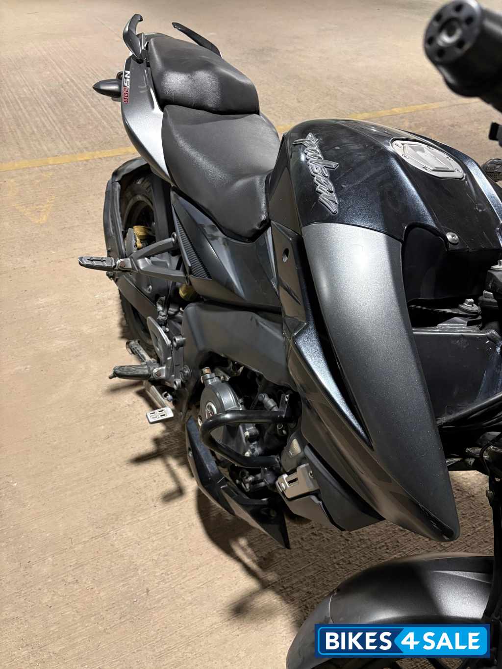 Bajaj Pulsar 200 NS ABS
