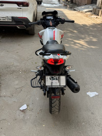 White TVS Apache RTR 180 BS6