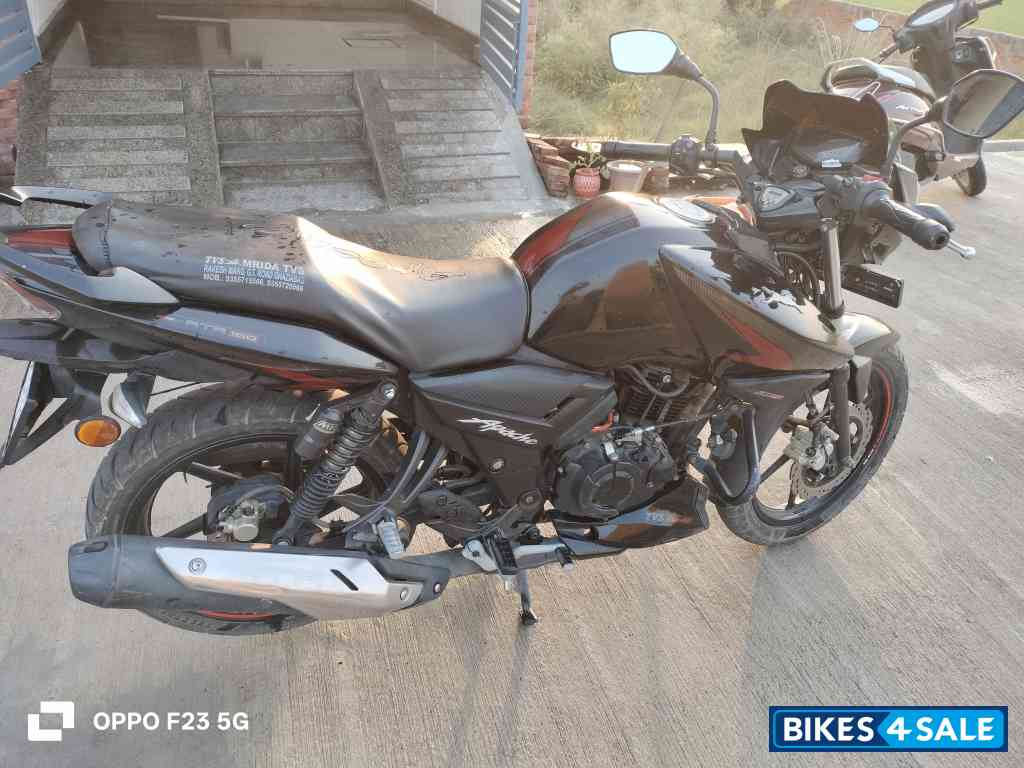 Black TVS Apache RTR 160 BS VI