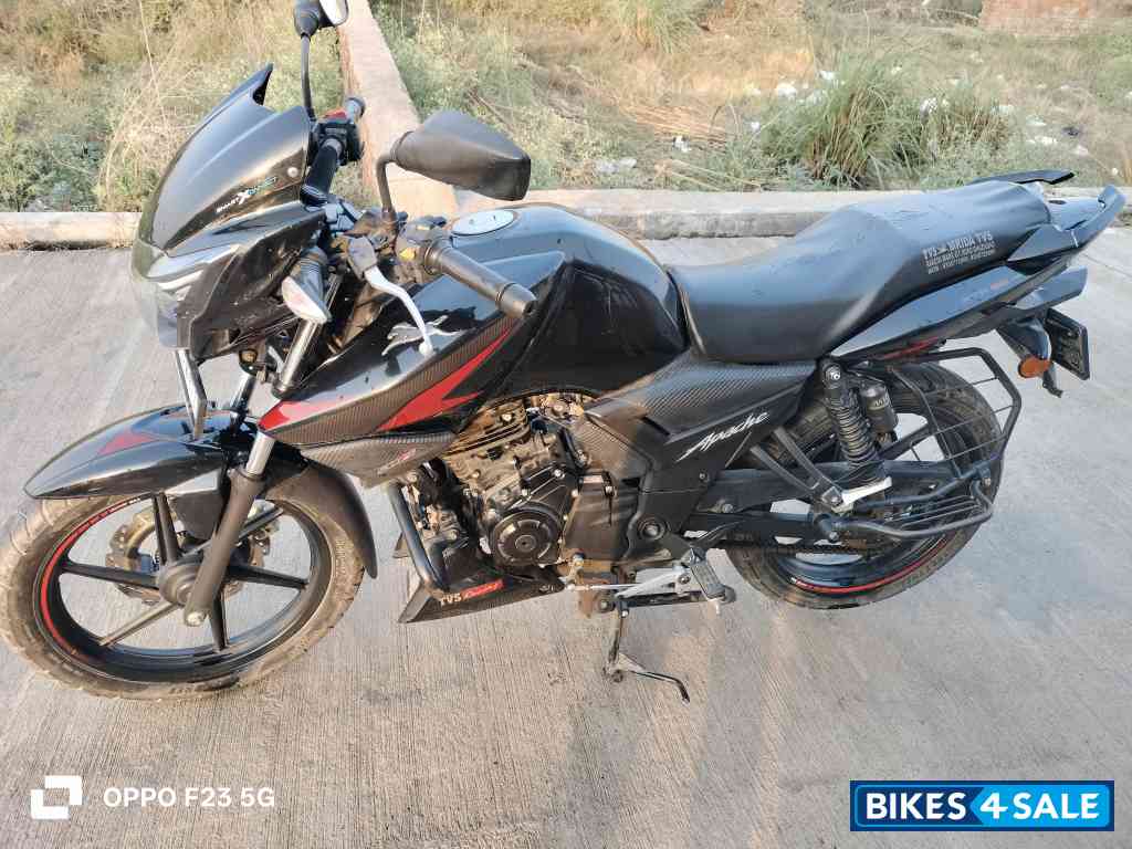 Black TVS Apache RTR 160 BS VI