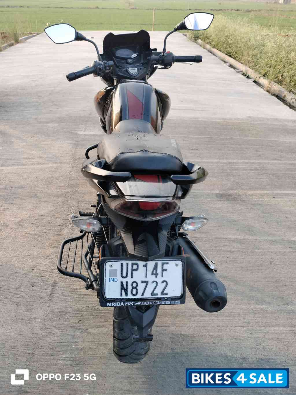 Black TVS Apache RTR 160 BS VI