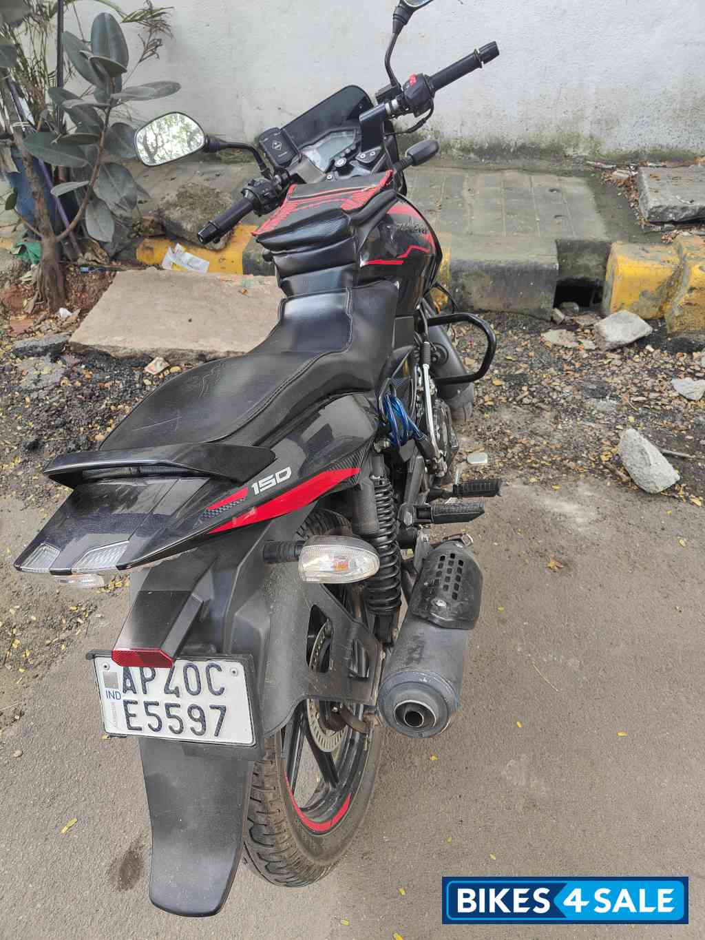 Bajaj Pulsar 150 BS6