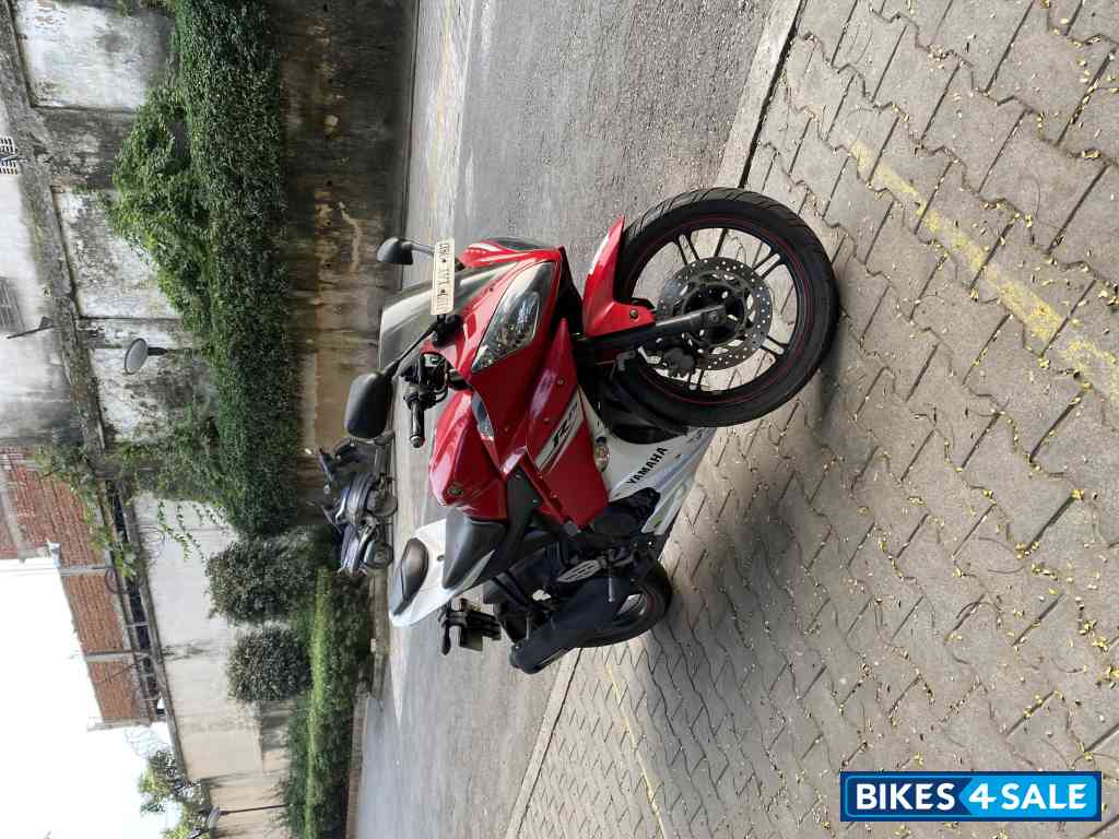 Yamaha YZF R15 V2