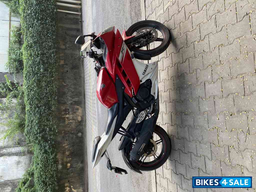 Yamaha YZF R15 V2