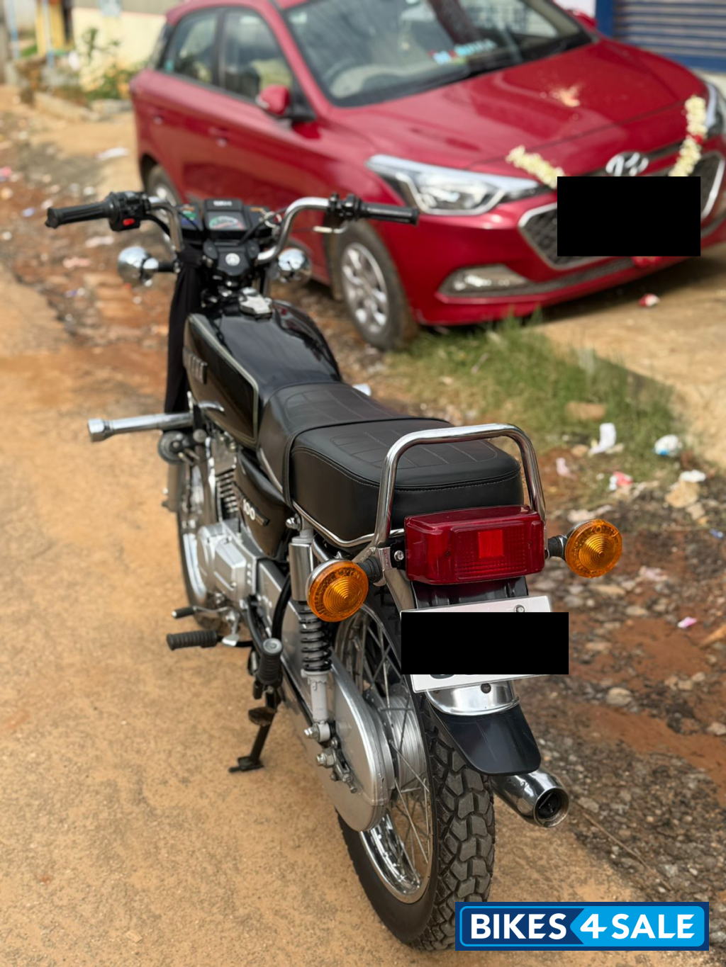 Black Yamaha RX 100