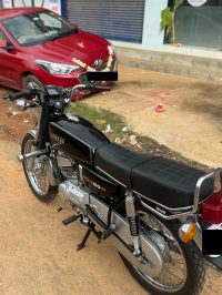Black Yamaha RX 100