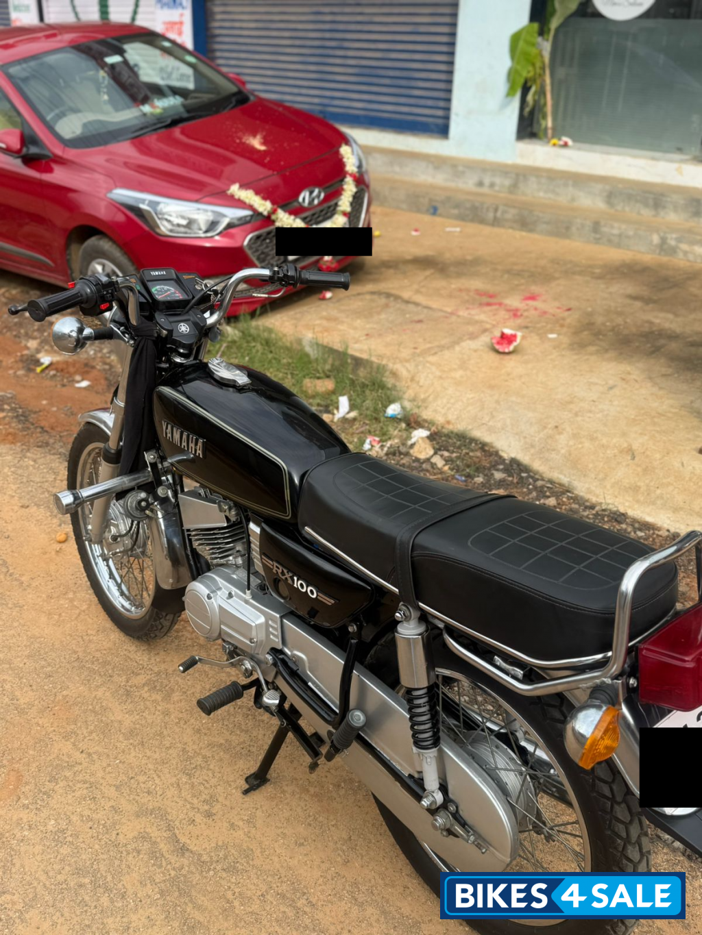 Black Yamaha RX 100
