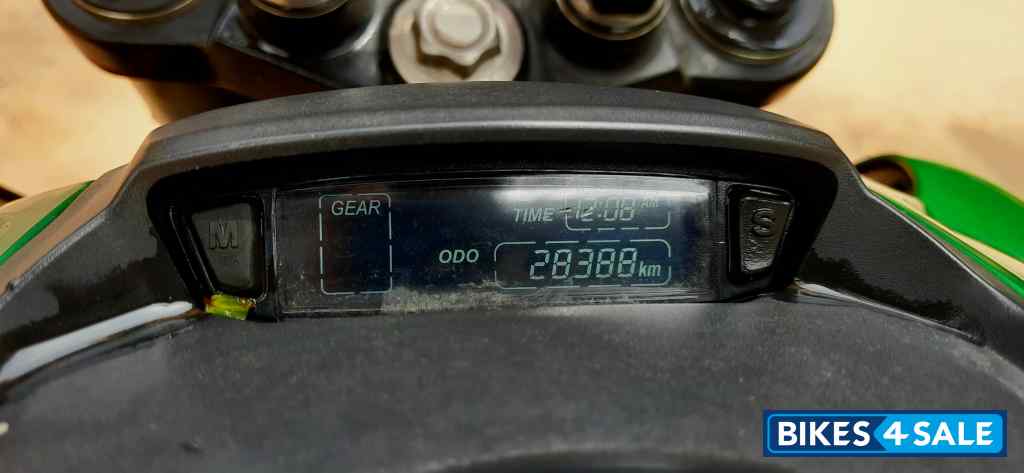 Savana Green Bajaj Dominar 400 ABS BS6