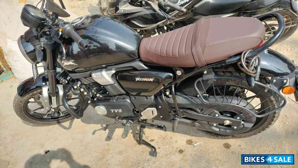 TVS Ronin SS