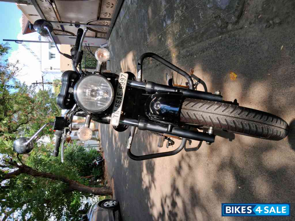 Black Benelli Imperiale 400 BS6