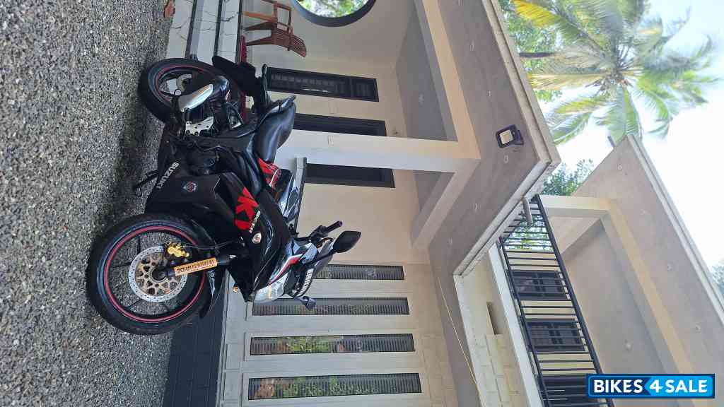 Black Suzuki Gixxer SF