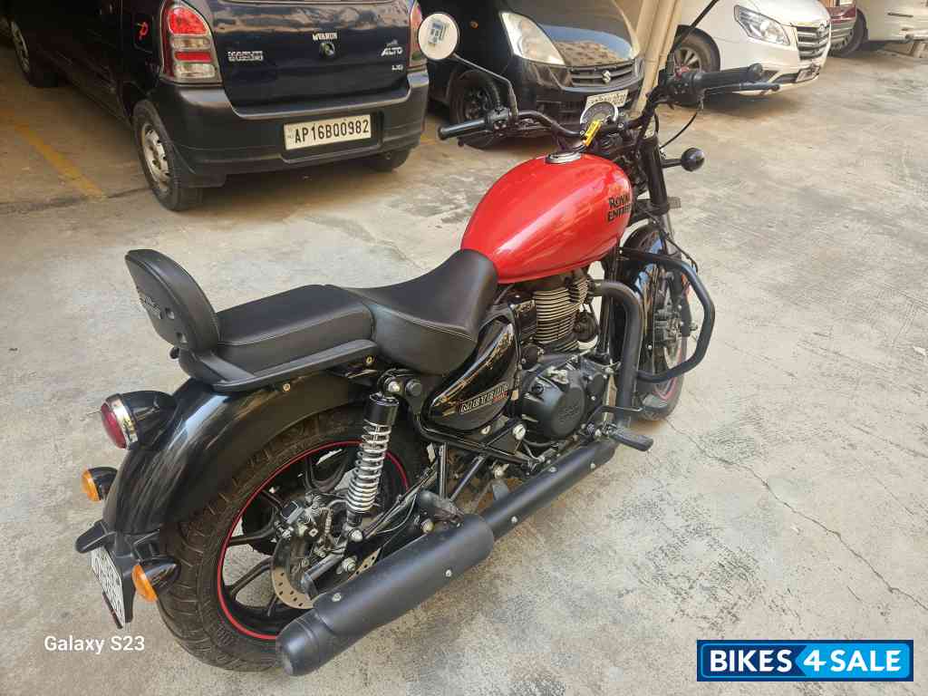 Royal Enfield Meteor 350 Fireball