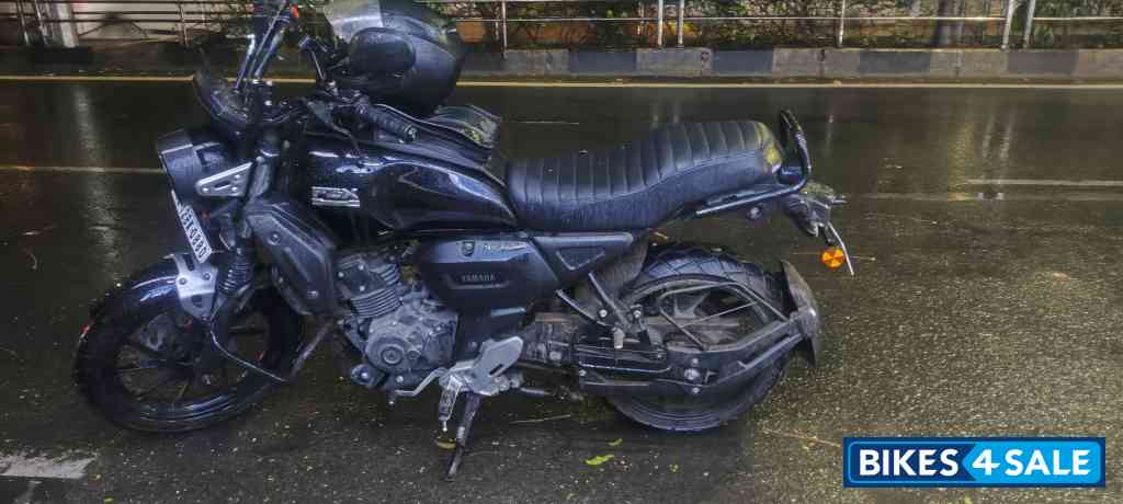 Metalic Black Yamaha FZ-X