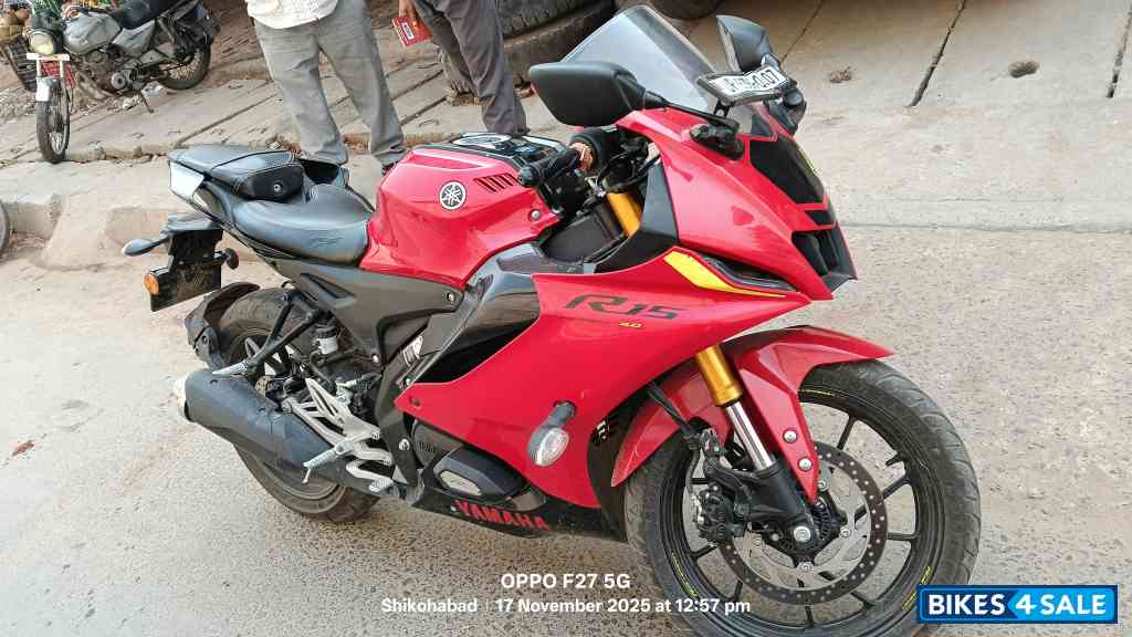 Yamaha R15 V4