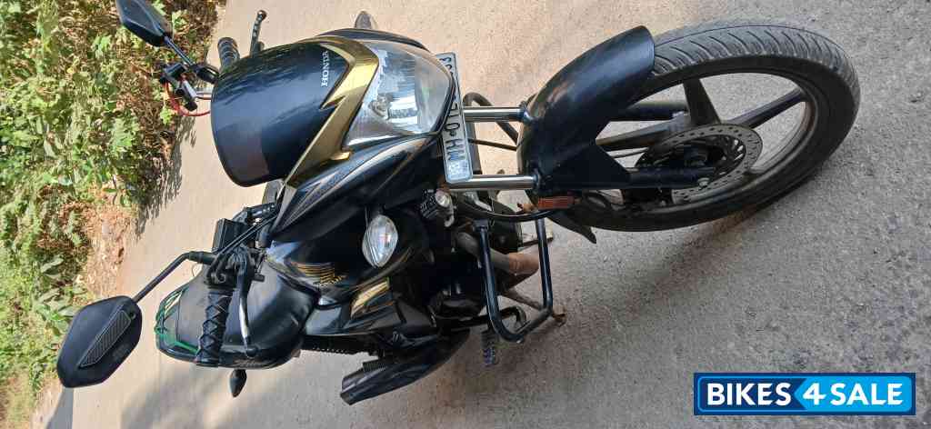 Black Honda Shine Celebration Edition