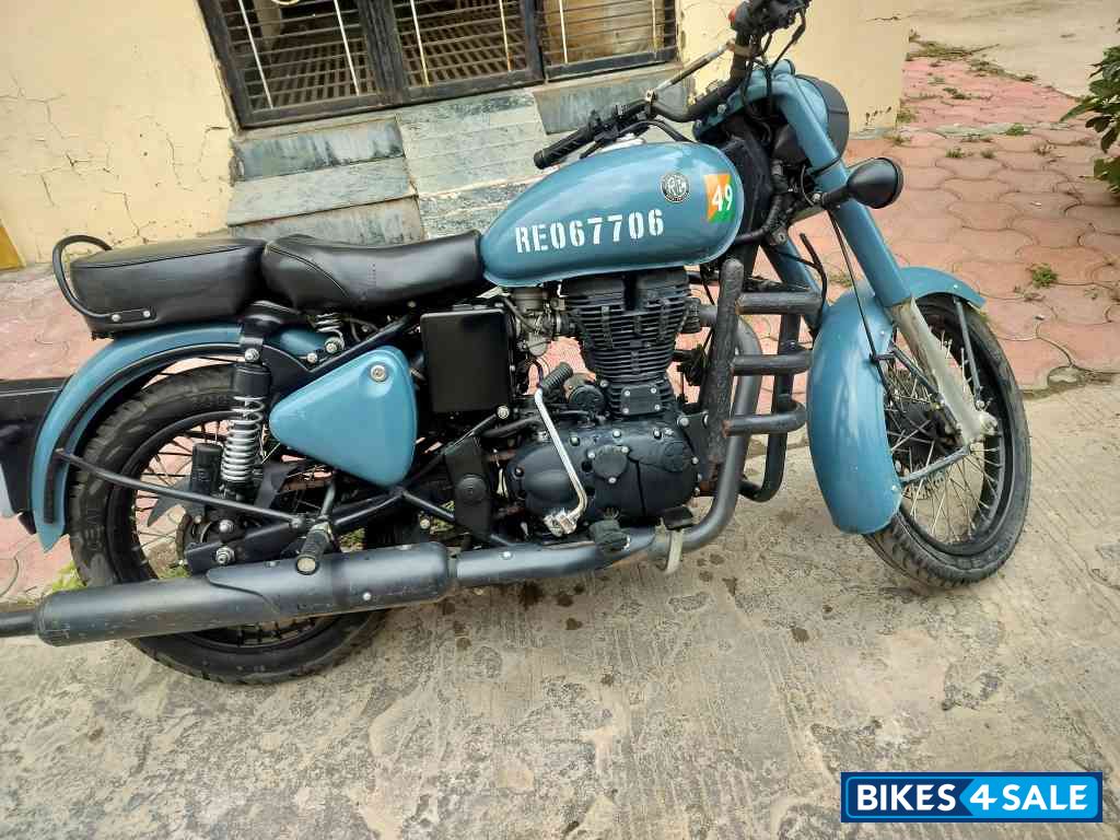 Royal Enfield Classic Squadron Blue