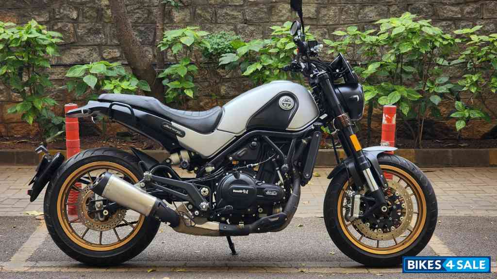 Benelli Leoncino 500 BS6