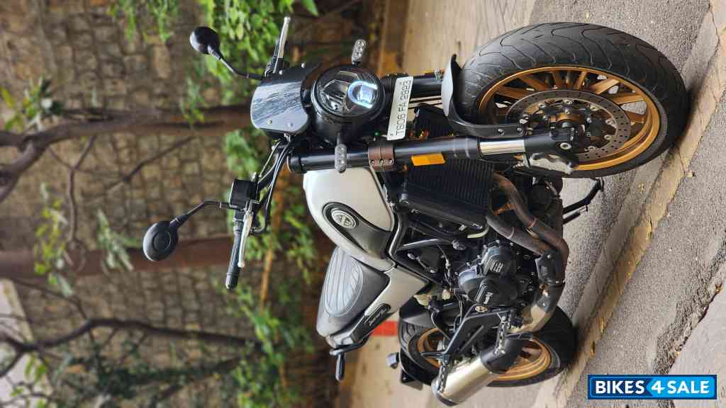 Benelli Leoncino 500 BS6