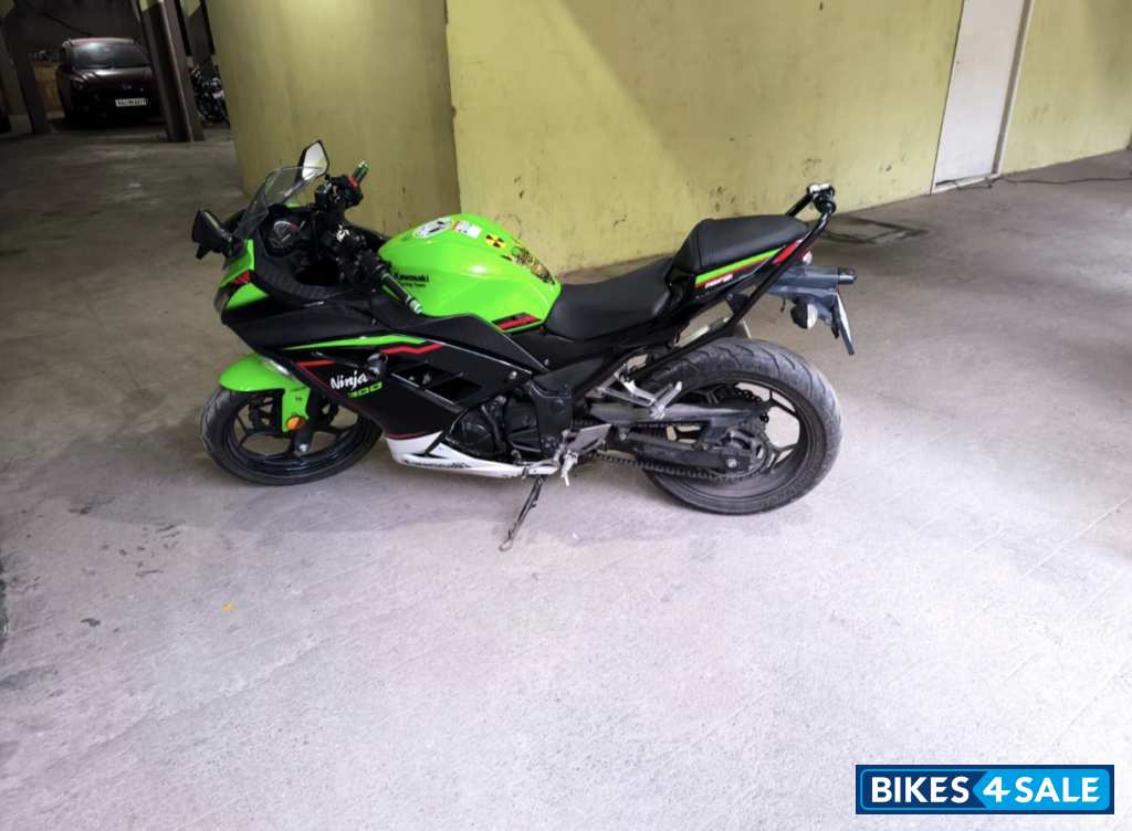 Kawasaki Ninja 300 BS6 2022