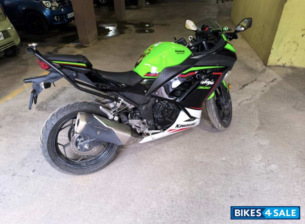 Kawasaki Ninja 300 BS6 2022