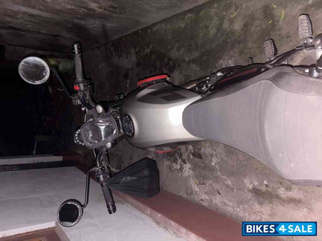 Graphite Red Royal Enfield Scram 411