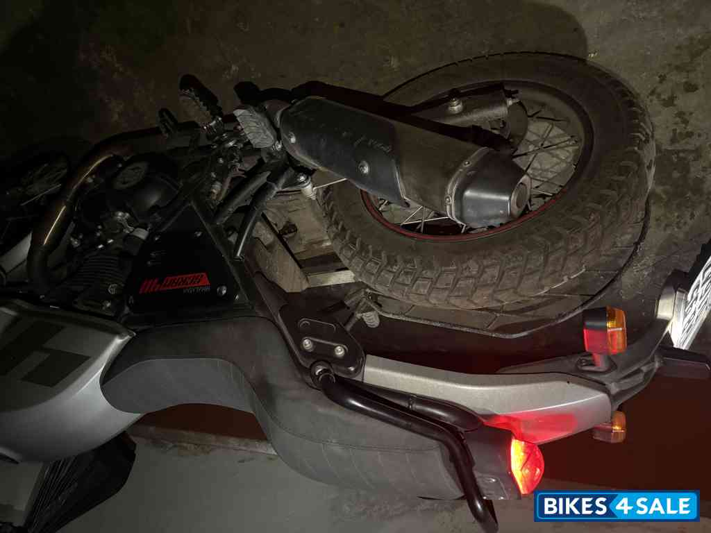 Graphite Red Royal Enfield Scram 411