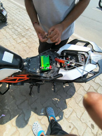 Ceramic White KTM Duke 125 MY21