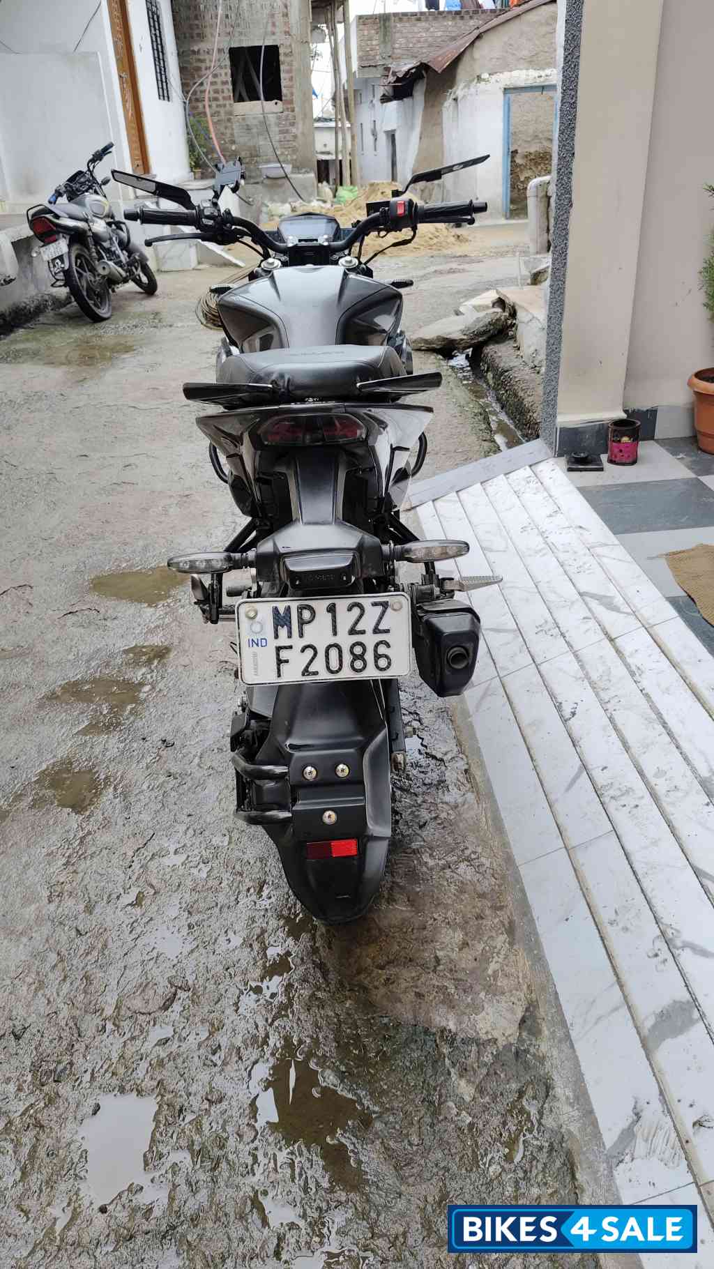 Black Hero Xtreme 125R