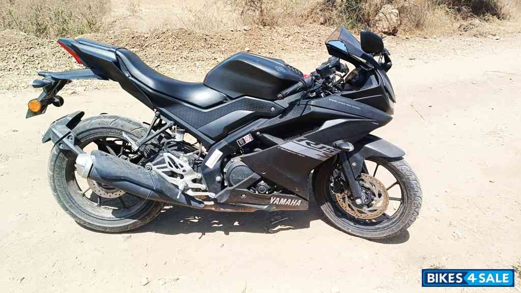Matt Black Yamaha YZF R15 S