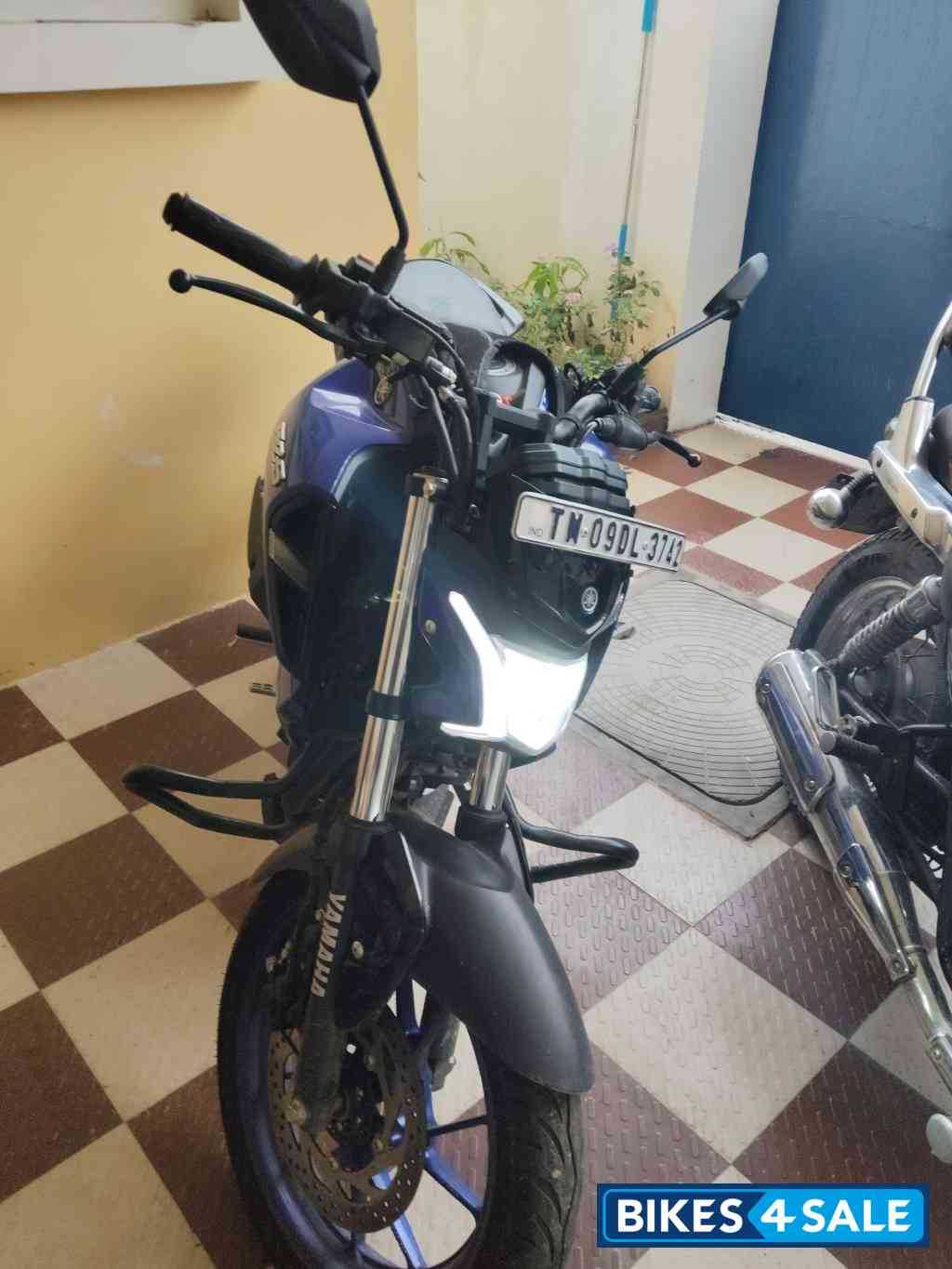 Blue Yamaha FZ-S FI Hybrid