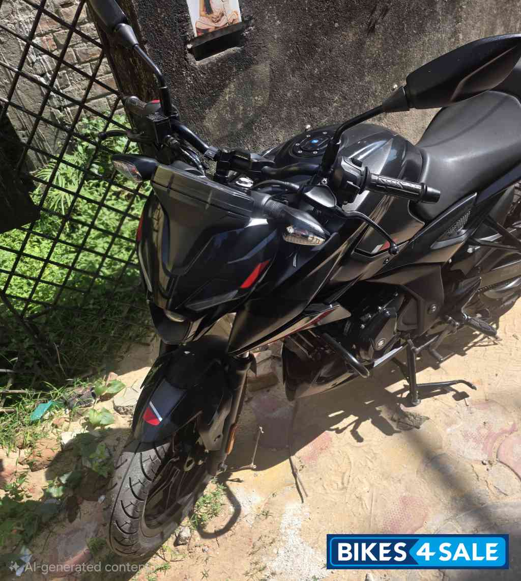 Black Bajaj Pulsar N160 Dual Channel ABS