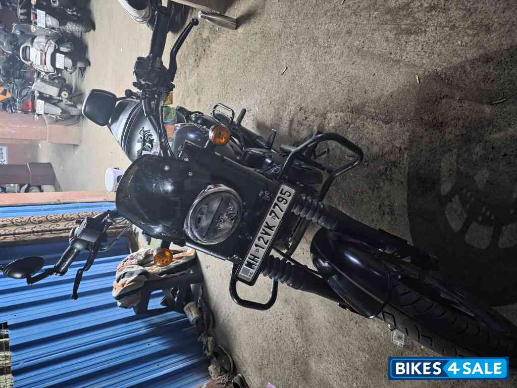 Smoke Grey Yezdi Roadster Dark