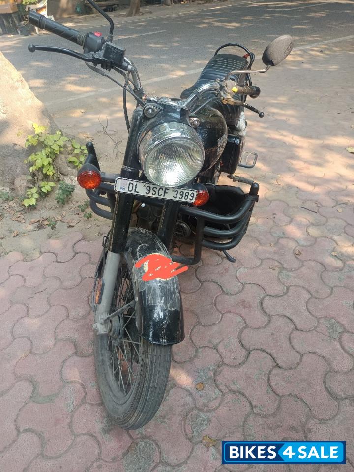 Black Royal Enfield Bullet 350 ES BS6