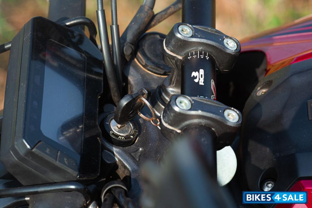 Pearl Spartan Red Honda CB300R