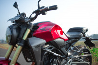 Pearl Spartan Red Honda CB300R